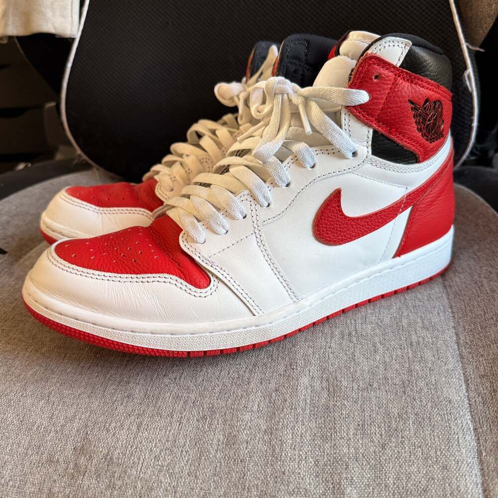 Nike Air Jordan 1 Retro High OG Heritage Size 10